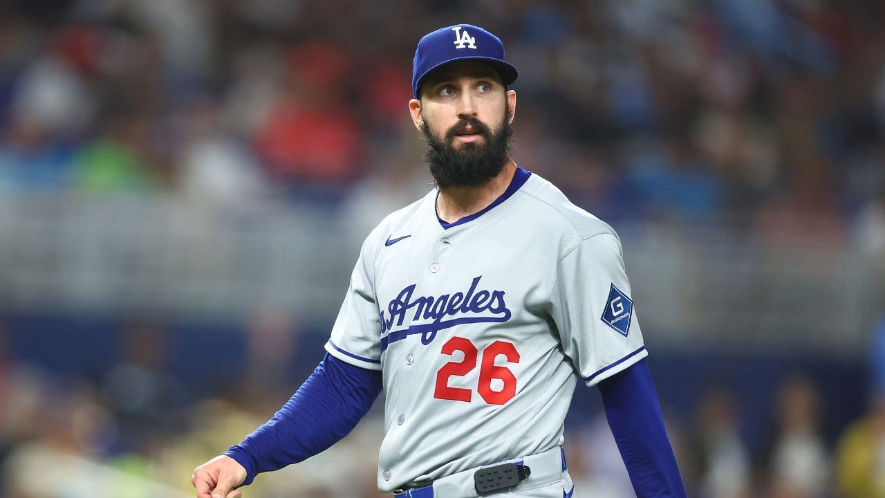Fans enraged as Dodgers lose Freeway Series vs. Angels for first time since 2010