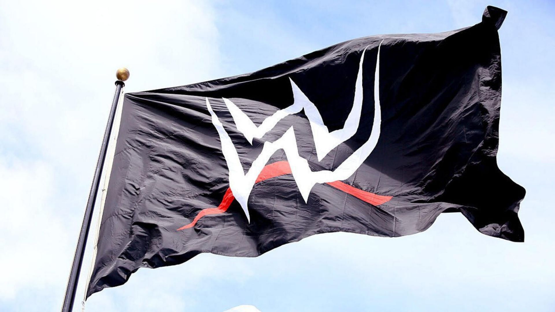 Released WWE star makes announcement; reveals new ring name
