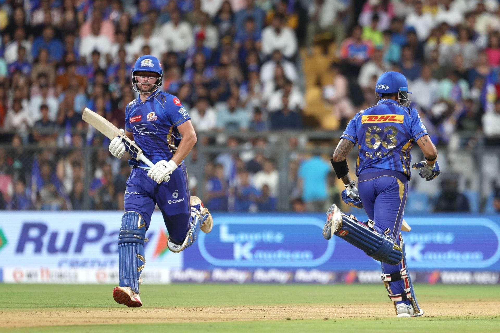 Dropped on 0 & 29, Will Jacks hits a 6 off Sai Kishore to bag his maiden fifty for five-time champions in MI vs GT IPL 2025 match [Watch]