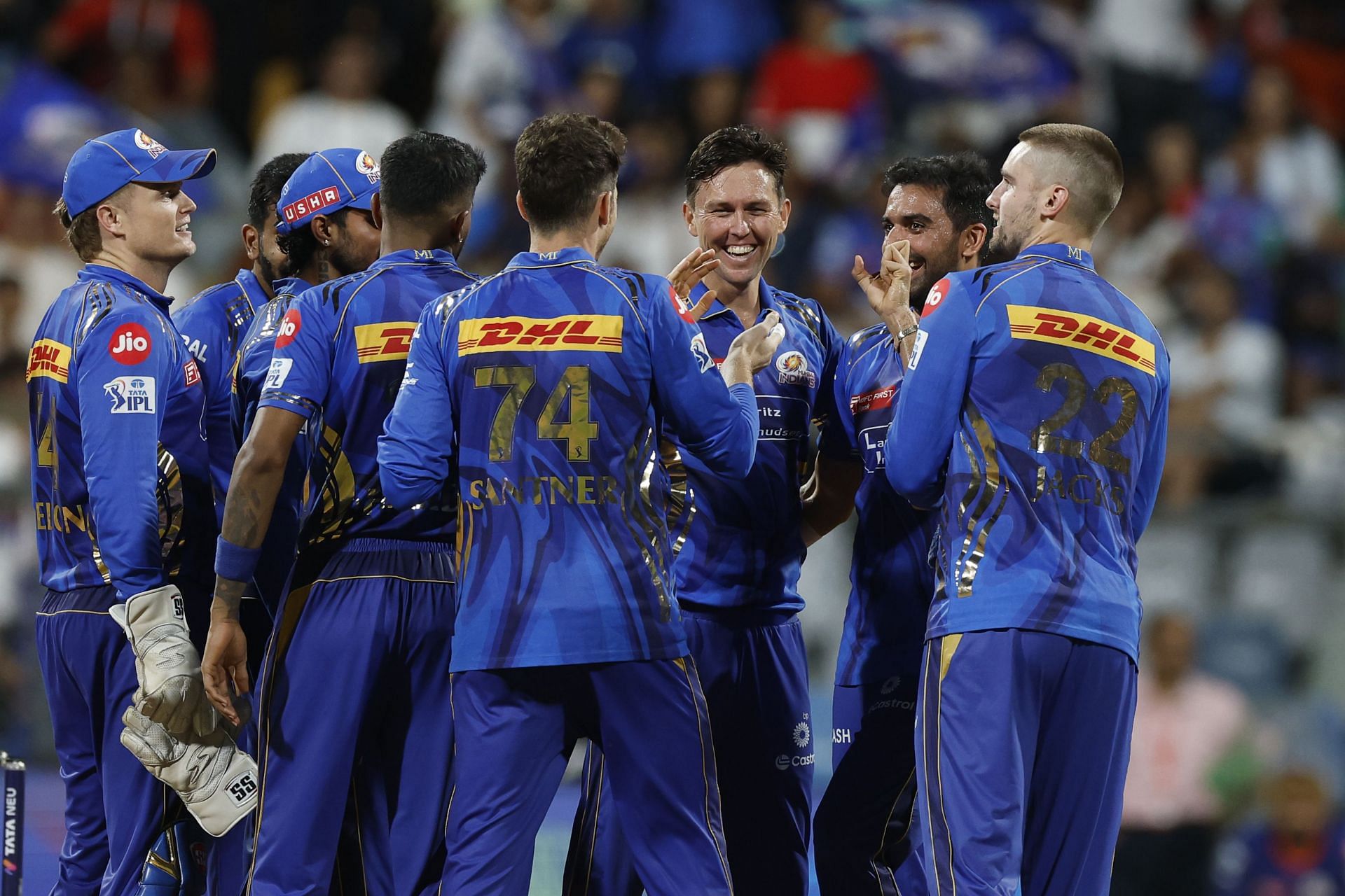 IPL 2025: MI ने धमाकेदार अंदाज में टॉप-4 में ली एंट्री, DC को बुरी तरह हराकर प्लेऑफ की रेस से किया बाहर 