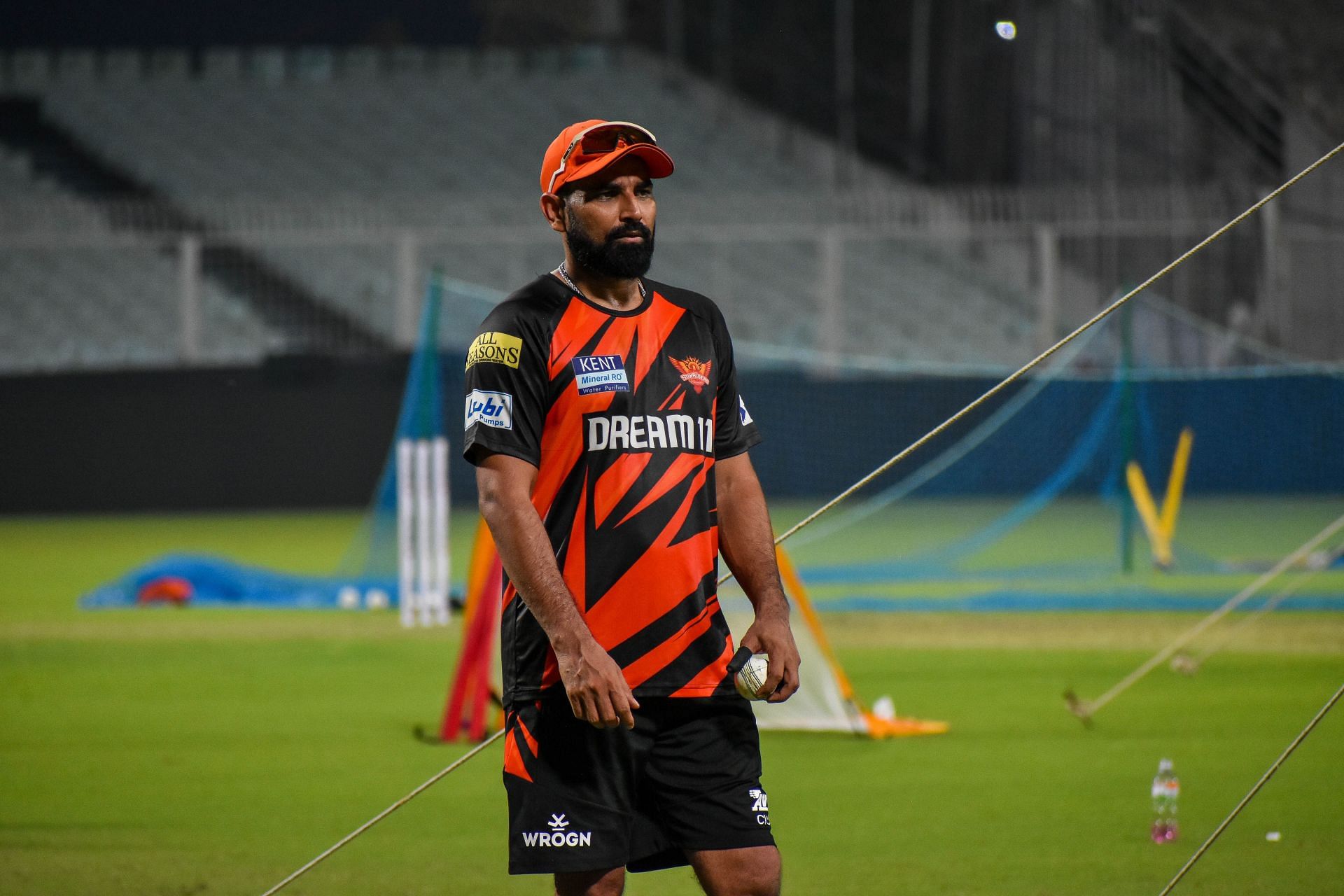 Mohammad Shami plays backyard cricket with family after being ignored for ENG vs IND 2025 Tests [Watch] 