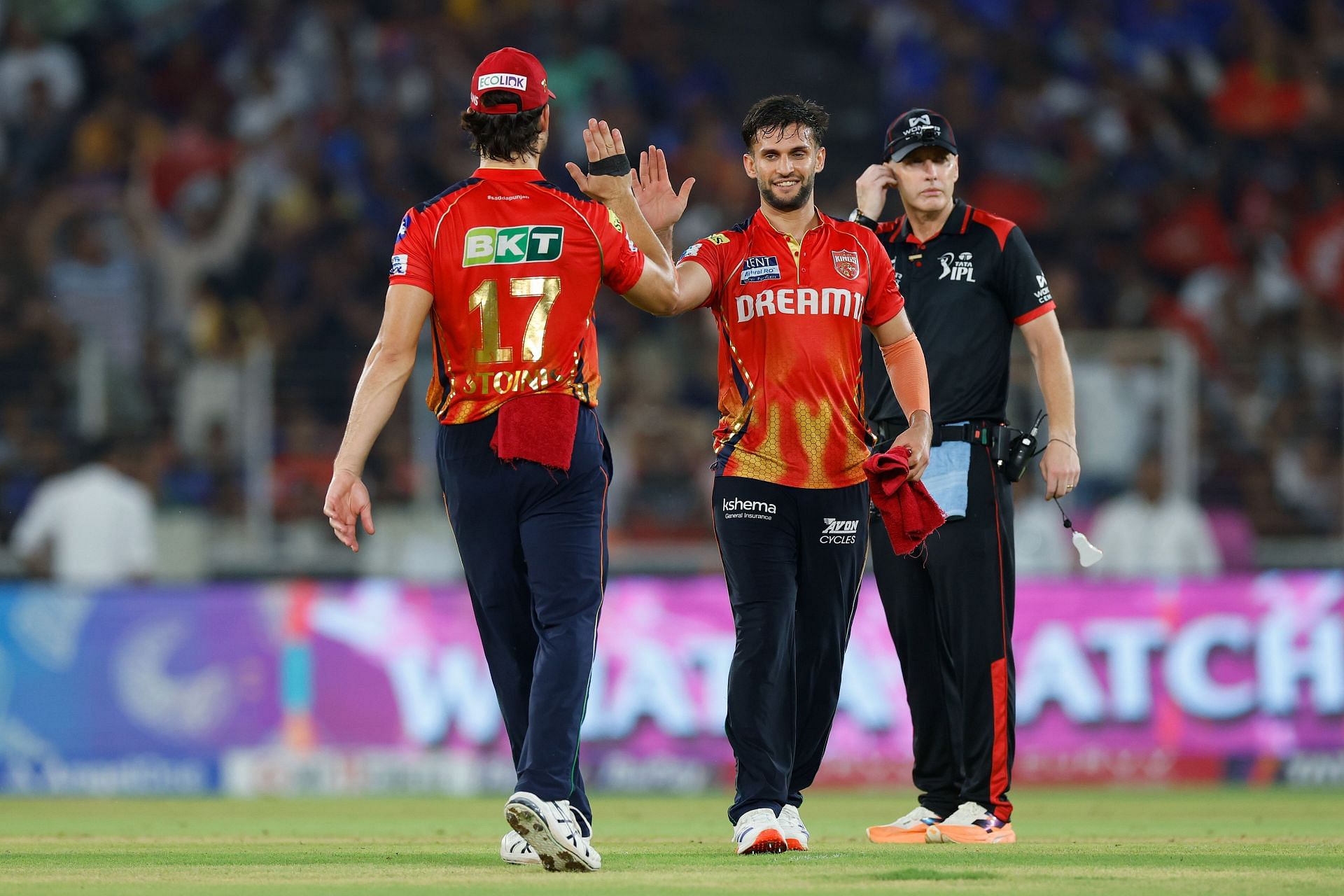 Azmatullah Omarzai ends Hardik Pandyas sluggish knock with a bouncer in PBKS vs MI IPL 2025 Qualifier 2 [Watch]