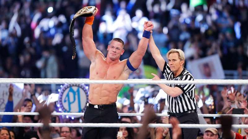 Wwe News Referee Charles Robinson Injured At Royal Rumble Wwe News Referee Charles Robinson Injured At Royal Rumble