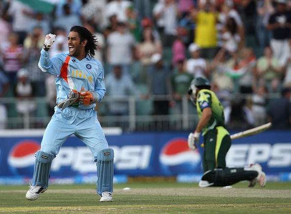 MS Dhoni celebrates the World T20 win in 2007