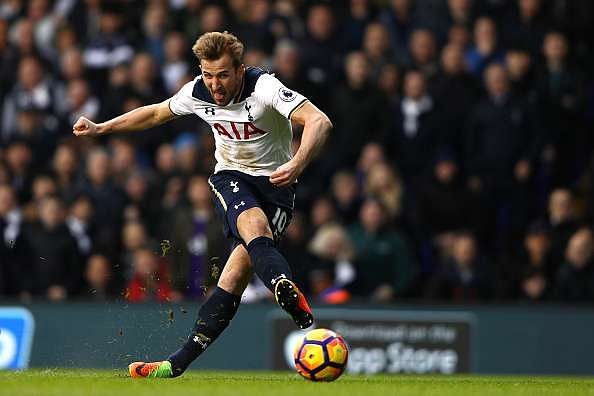 LONDON, ENGLAND - MARCH 05:  Harry Kane of Tottenham Hotspur scores his and his sides second goal during the Premier League match between Tottenham Hotspur and Everton at White Hart Lane on March 5, 2017 in London, England.  (Photo by Ian Walton/Getty Images)