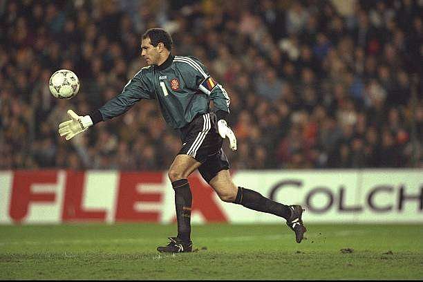14 Dec 1996:  Andoni Zubizaretta of Spain in action during the World cup qualifier between Spain and Yugoslavia in Valencia, Spain. Spain won the match 2-0. Mandatory Credit: Ben Radford/Allsport