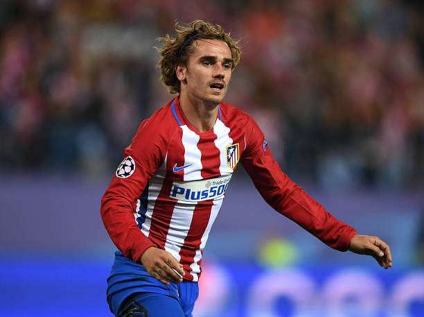 MADRID, SPAIN - MAY 10:  Antoine Griezmann of Atletico Madrid looks on during the UEFA Champions League Semi Final second leg match between Club Atletico de Madrid and Real Madrid CF at Vicente Calderon Stadium on May 10, 2017 in Madrid, Spain.  (Photo by Laurence Griffiths/Getty Images)